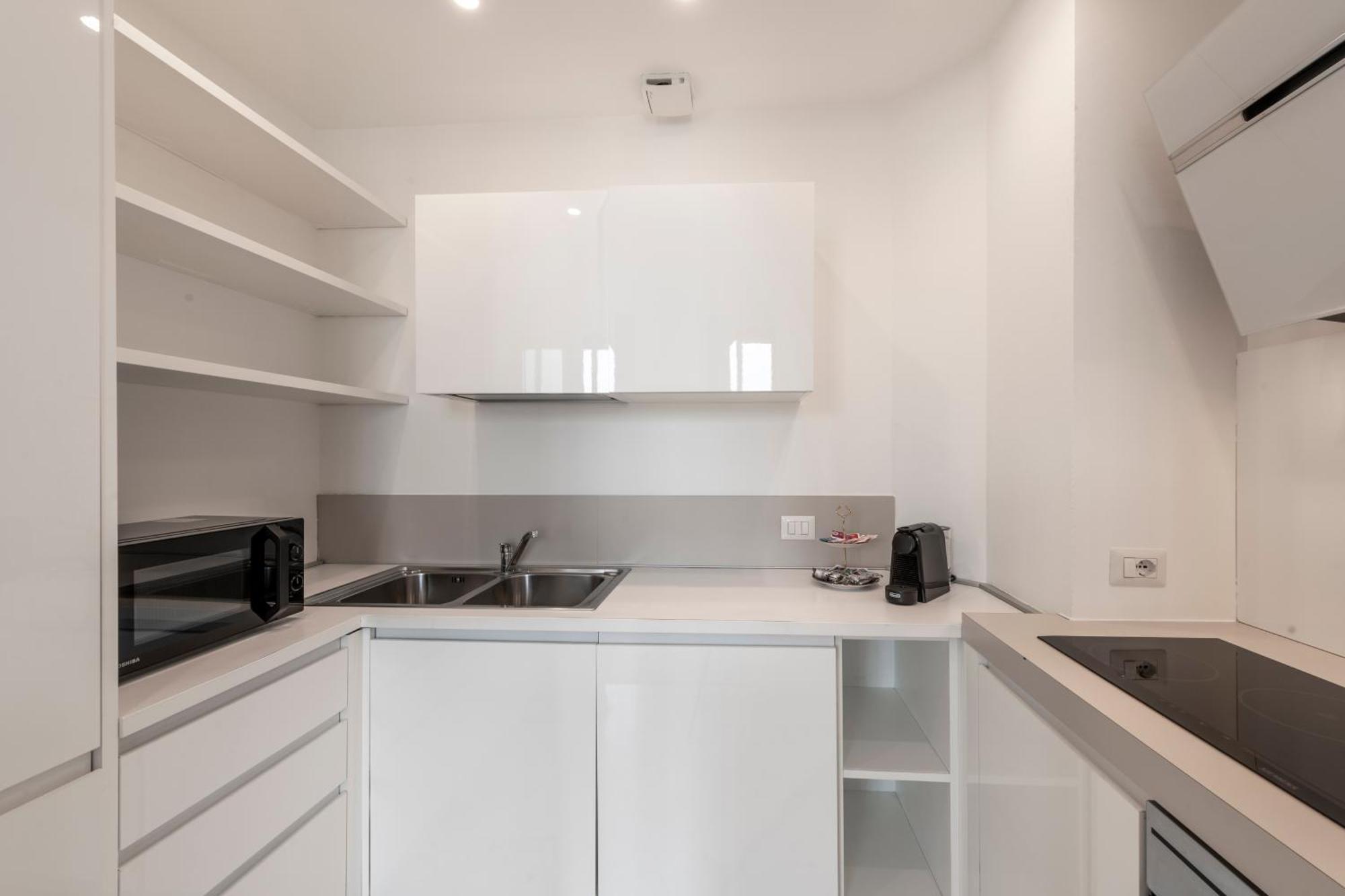 Milan Royal Suites - Duomo Santo Stefano Екстер'єр фото