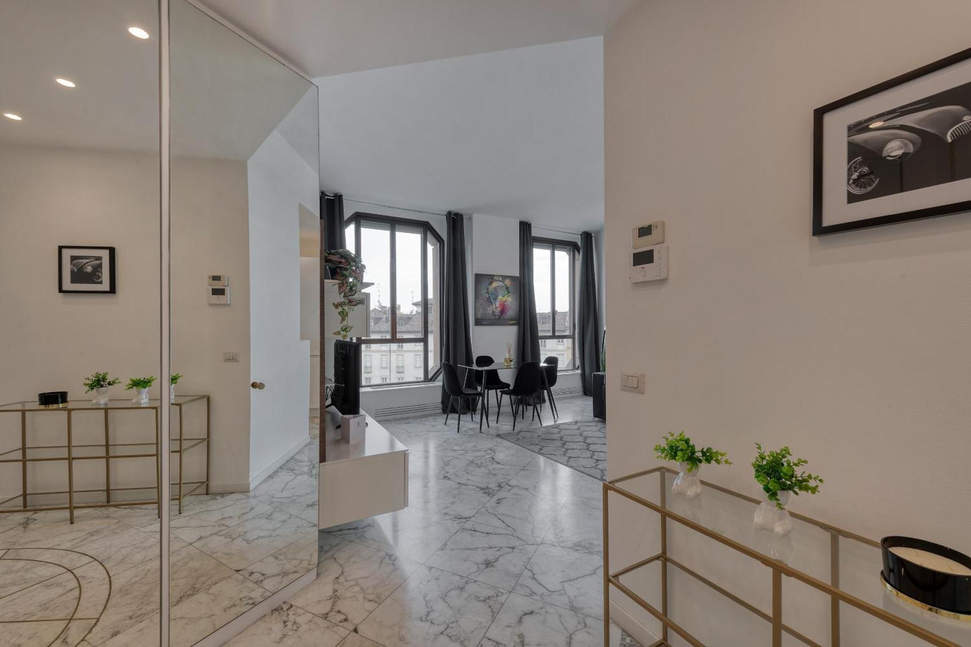 Milan Royal Suites - Duomo Santo Stefano Екстер'єр фото