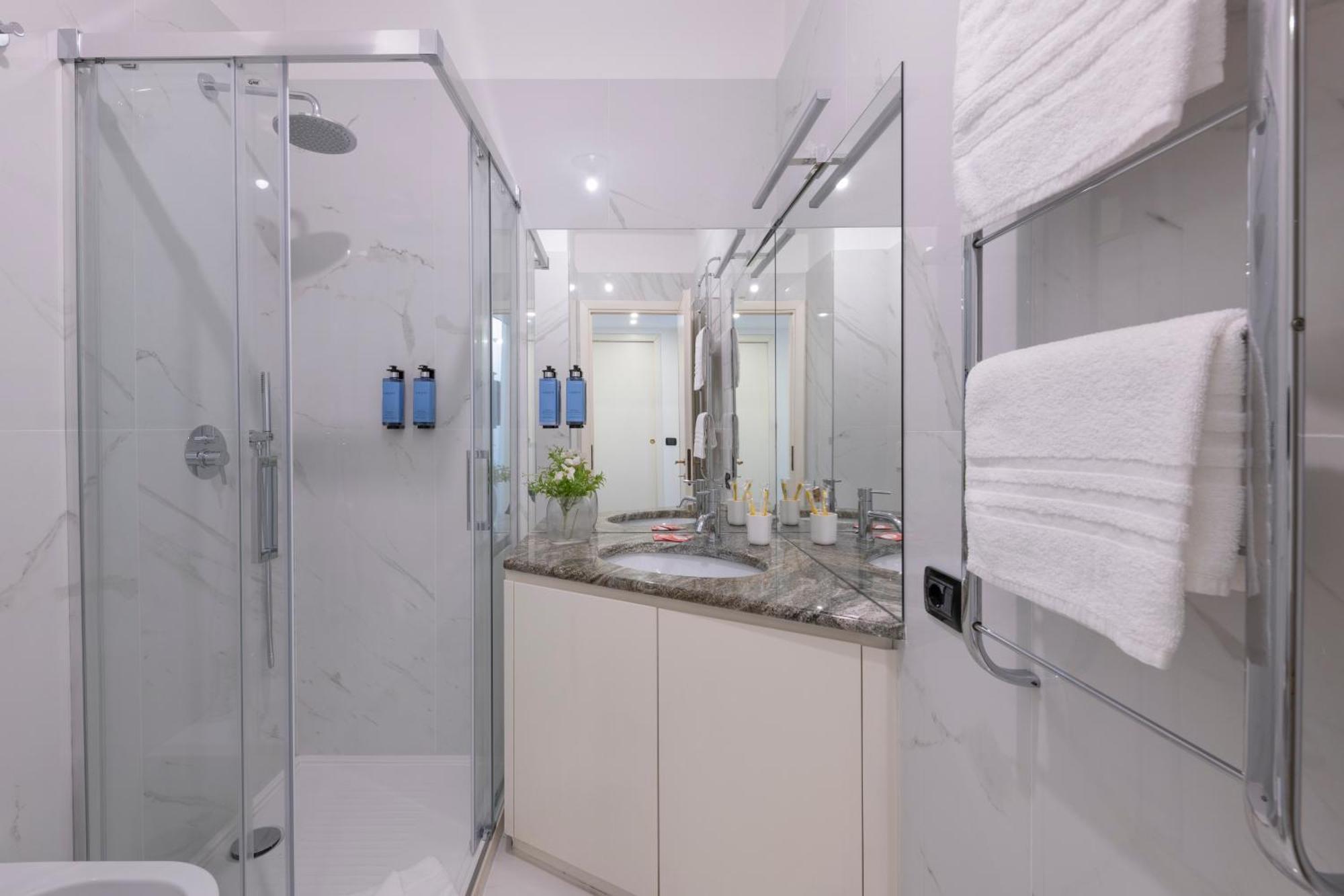 Milan Royal Suites - Duomo Santo Stefano Екстер'єр фото